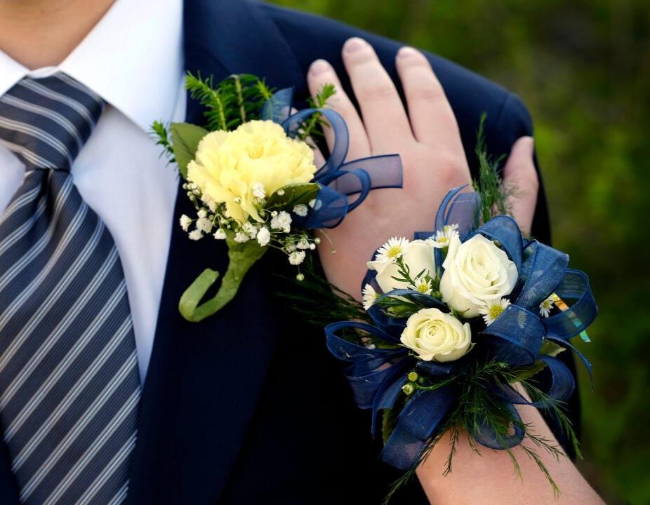 Prom flowers from bud and bloom prom flowers from bud and bloom